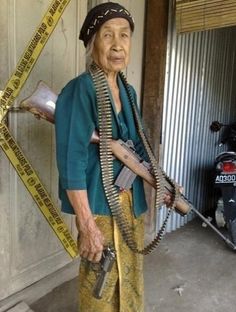 Gambar lucu nenek gaul