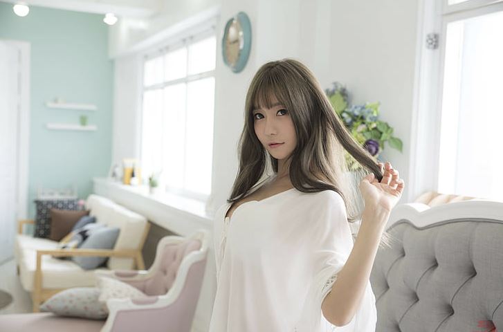 Full jpg video bokeh museum internet 2021