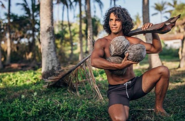 nama musuh tarzan yang memburu gorila adalah