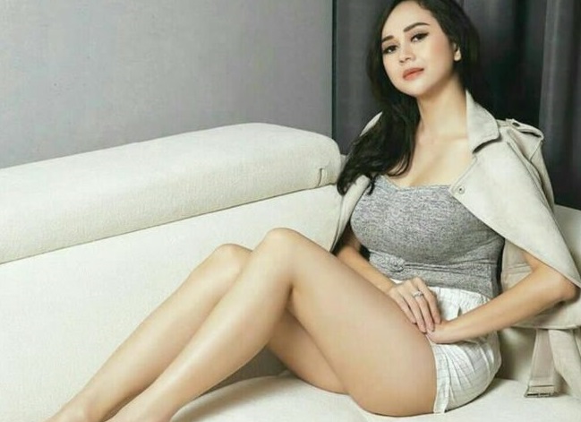 Foto Artis Seksi di Indonesia, Aura Kasih
