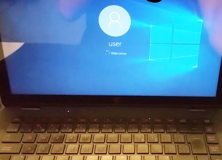 Cara Memperbaiki Laptop Windows Berkedip