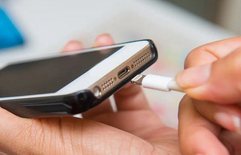 Cara Memperbaiki HP Tidak Bisa Dicas