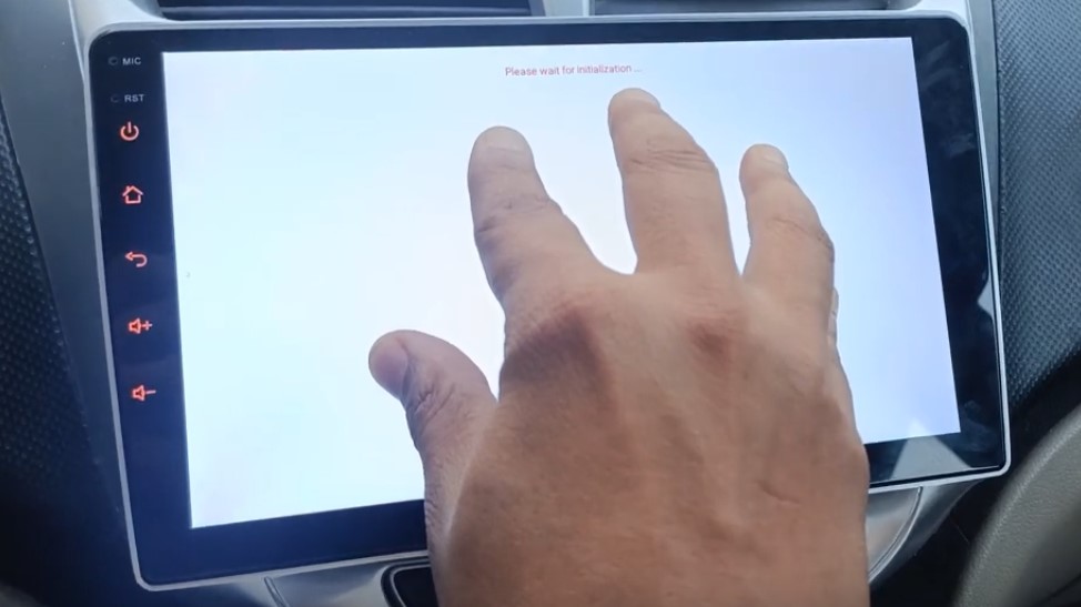 Cara Mengatasi Head Unit Android di Mobil Tidak Bisa Disentuh Padahal Tidak Rusak