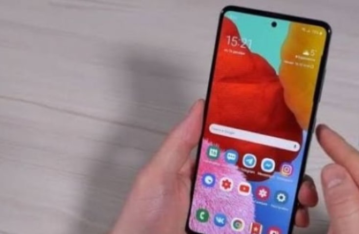 layar hp jalan sendiri